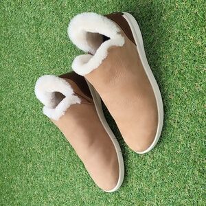 OluKai Mālua Hulu women's boots, sz 8